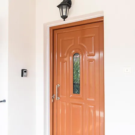 Apartment Oikos Skmt