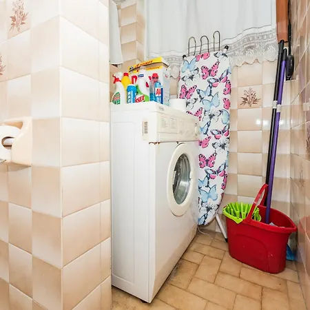 Apartment Oikos Skmt